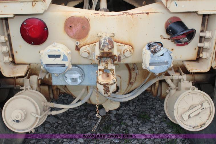 image for item J5954 1979 Oshkosh M911 semi truck