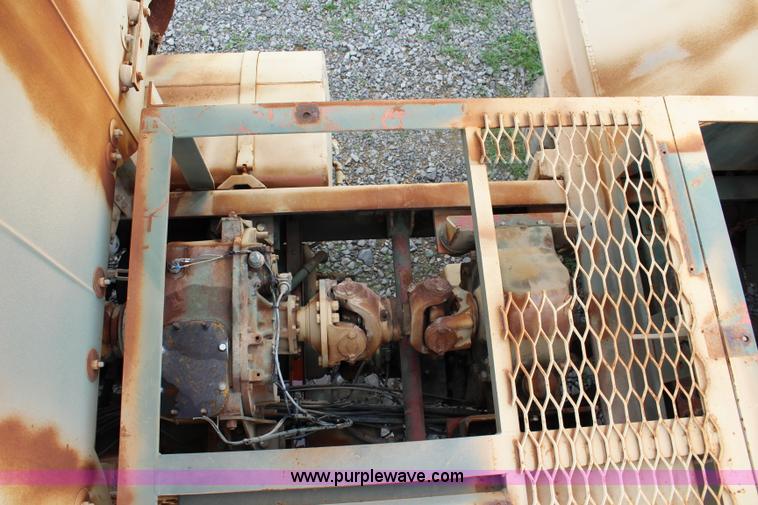 image for item J5954 1979 Oshkosh M911 semi truck