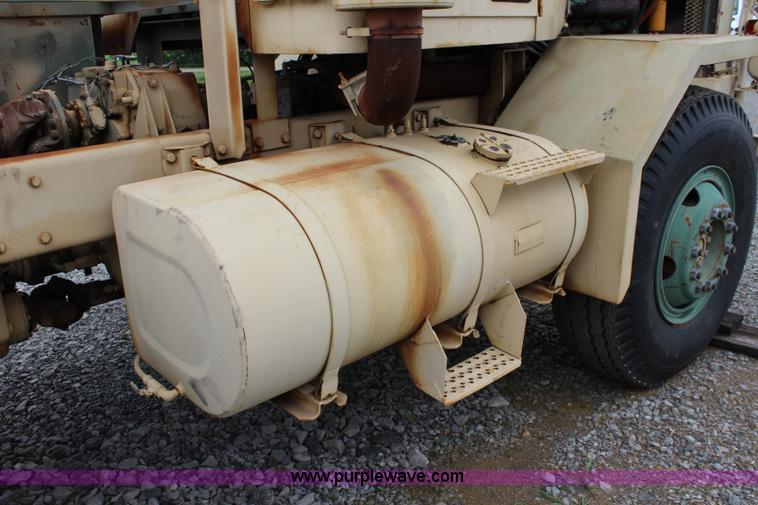 image for item J5954 1979 Oshkosh M911 semi truck