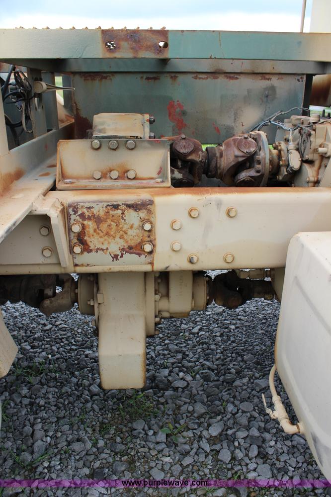 image for item J5954 1979 Oshkosh M911 semi truck