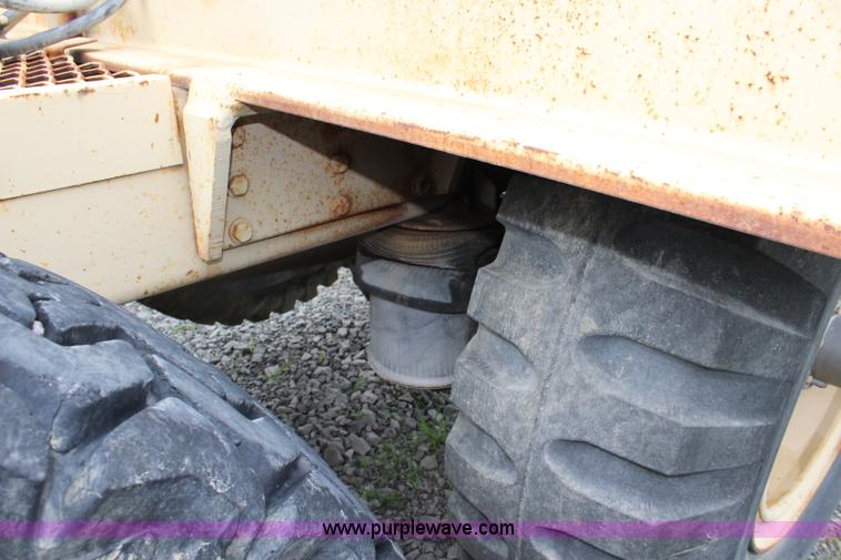 image for item J5954 1979 Oshkosh M911 semi truck