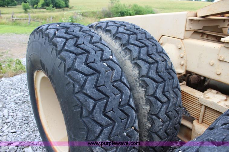 image for item J5954 1979 Oshkosh M911 semi truck