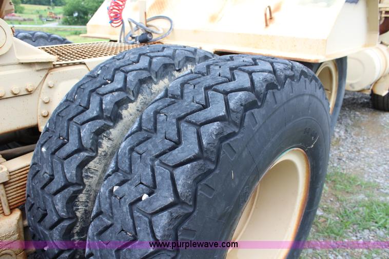 image for item J5954 1979 Oshkosh M911 semi truck