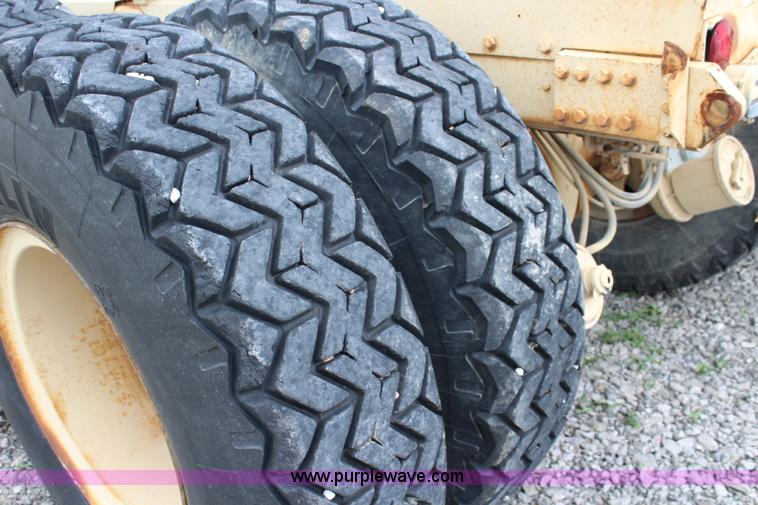 image for item J5954 1979 Oshkosh M911 semi truck