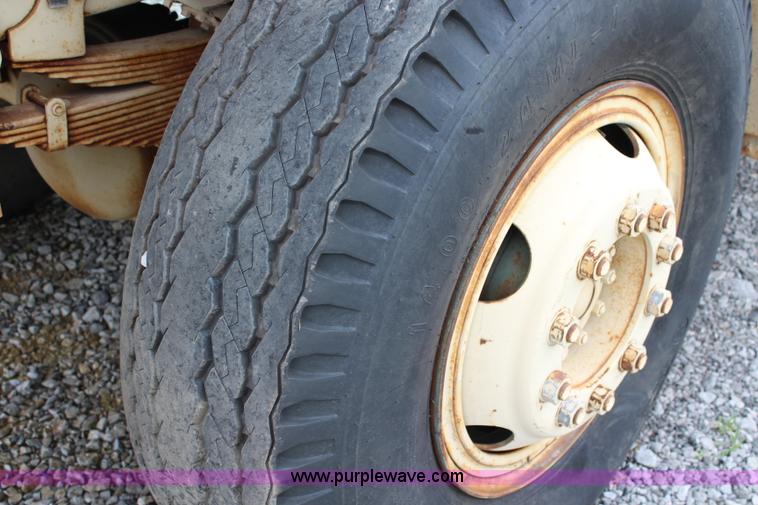 image for item J5954 1979 Oshkosh M911 semi truck