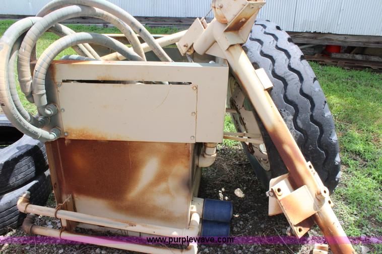 image for item J5954 1979 Oshkosh M911 semi truck