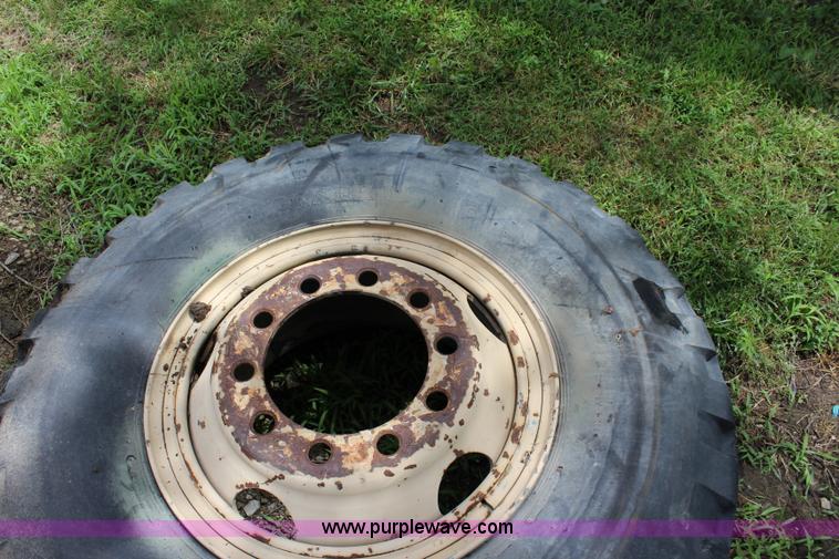 image for item J5954 1979 Oshkosh M911 semi truck