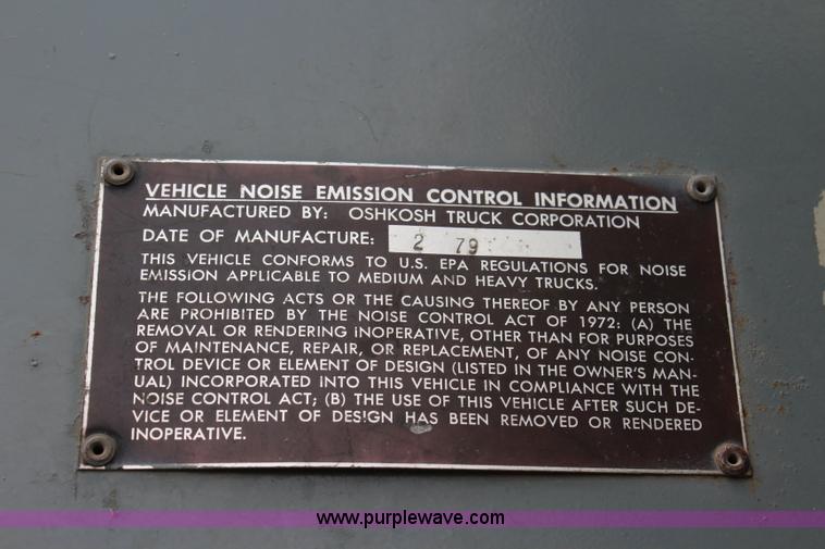 image for item J5954 1979 Oshkosh M911 semi truck