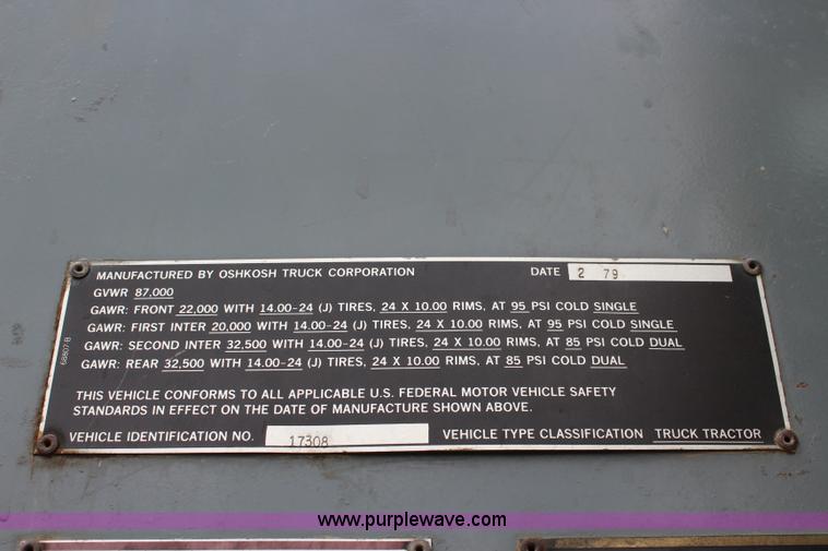 image for item J5954 1979 Oshkosh M911 semi truck