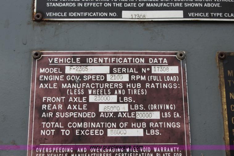 image for item J5954 1979 Oshkosh M911 semi truck