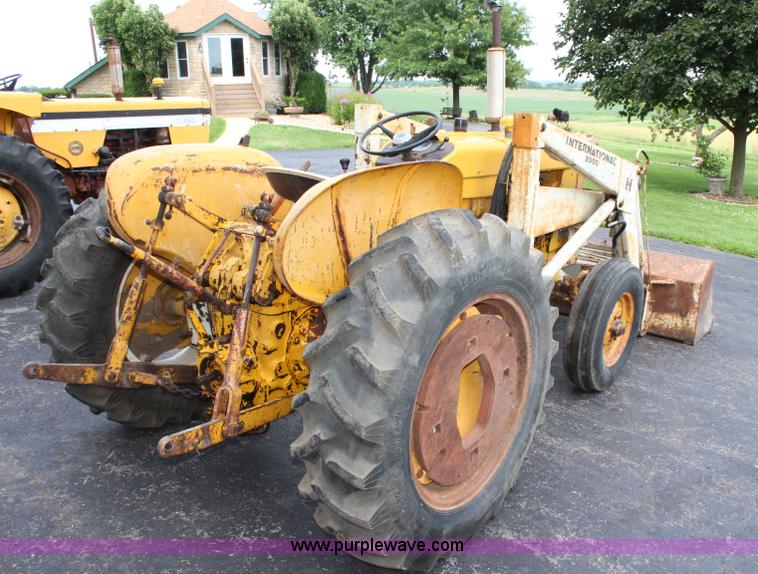 image for item J5956 International 2504 tractor