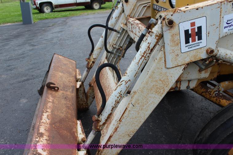 image for item J5956 International 2504 tractor