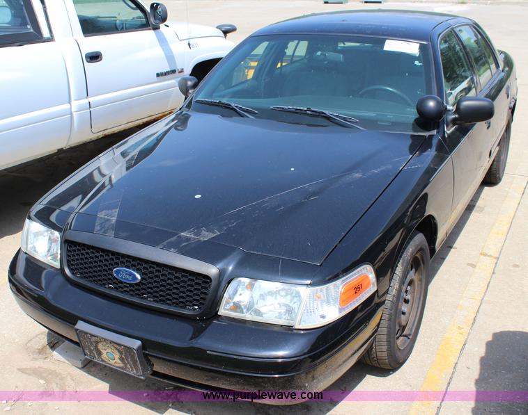 image for item J5989 2007 Ford Crown Victoria Police Interceptor