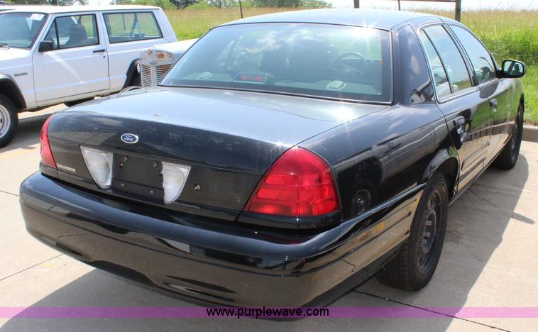 image for item J5989 2007 Ford Crown Victoria Police Interceptor