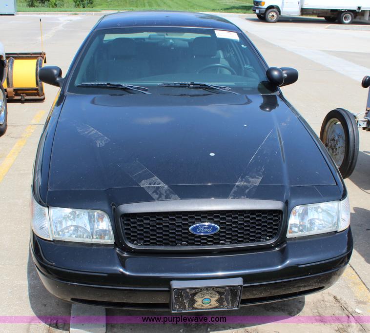 image for item J5989 2007 Ford Crown Victoria Police Interceptor