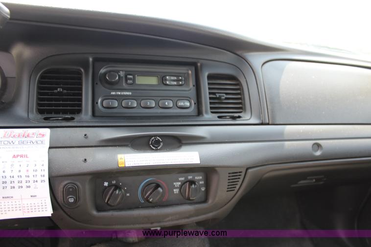 image for item J5989 2007 Ford Crown Victoria Police Interceptor