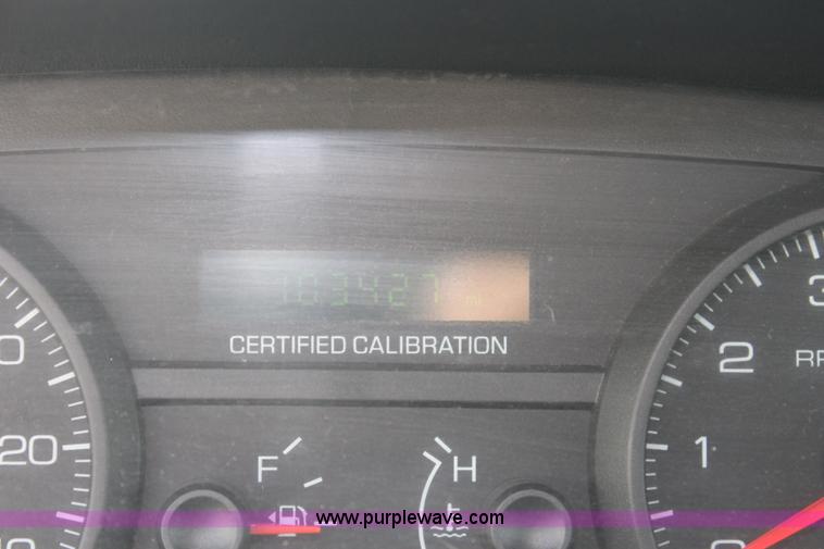 image for item J5989 2007 Ford Crown Victoria Police Interceptor