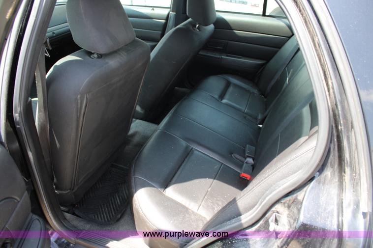 image for item J5989 2007 Ford Crown Victoria Police Interceptor