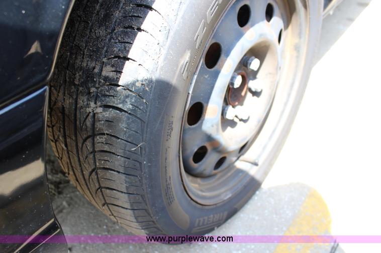 image for item J5989 2007 Ford Crown Victoria Police Interceptor