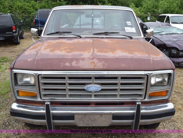 image for item J6620 1983 Ford F150 pickup truck