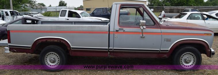 image for item J6620 1983 Ford F150 pickup truck