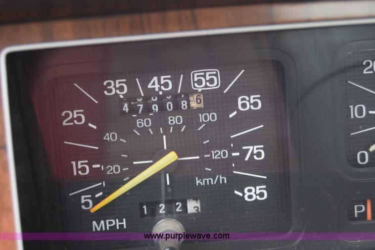 image for item J6620 1983 Ford F150 pickup truck