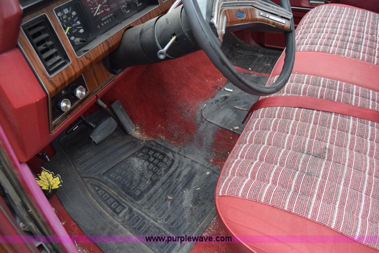 image for item J6620 1983 Ford F150 pickup truck