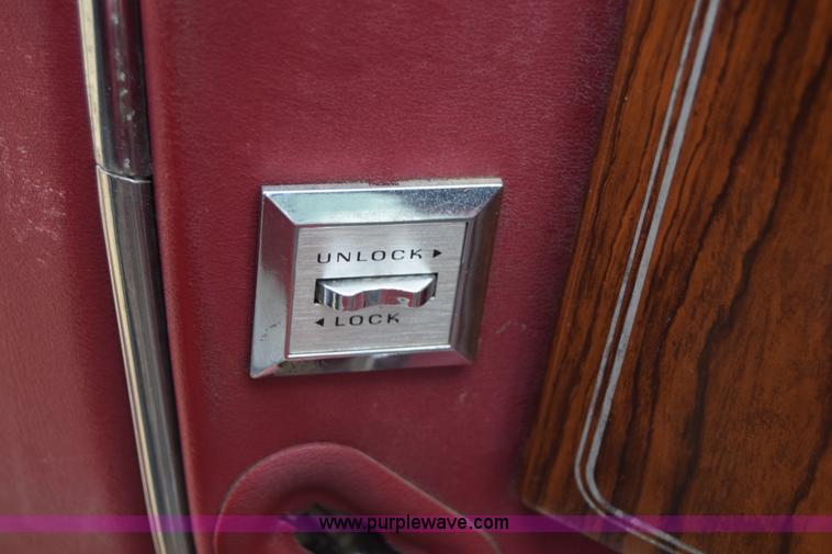 image for item J6620 1983 Ford F150 pickup truck