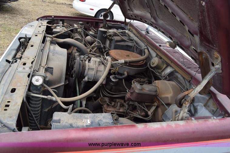 image for item J6620 1983 Ford F150 pickup truck