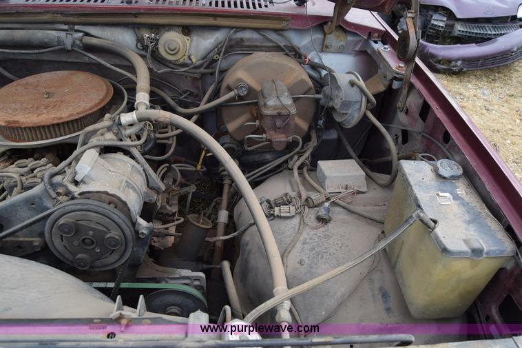 image for item J6620 1983 Ford F150 pickup truck