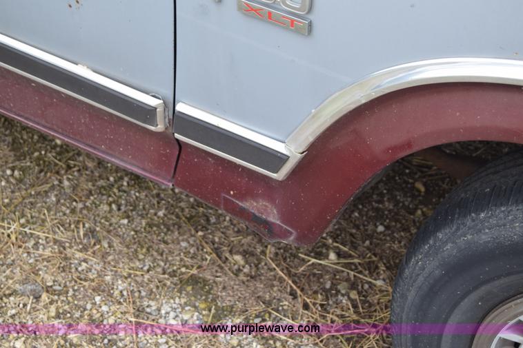 image for item J6620 1983 Ford F150 pickup truck