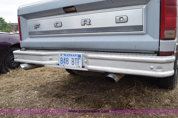 image for item J6620 1983 Ford F150 pickup truck