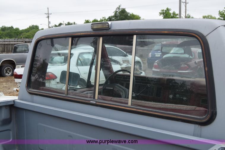 image for item J6620 1983 Ford F150 pickup truck