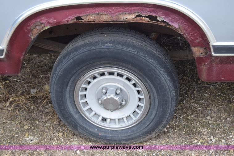 image for item J6620 1983 Ford F150 pickup truck