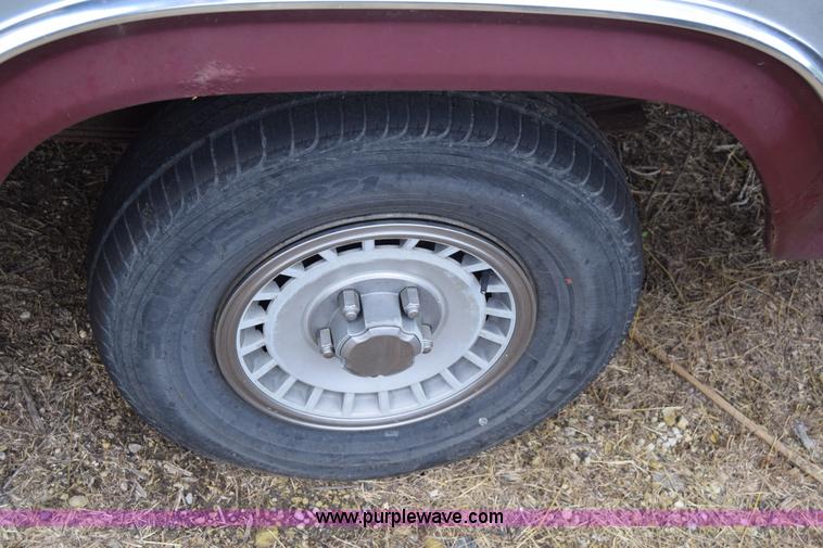 image for item J6620 1983 Ford F150 pickup truck