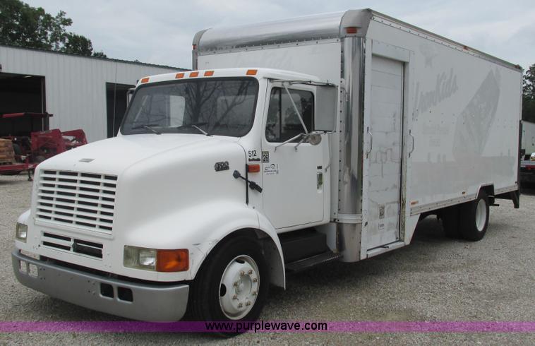 image for item J8535 1995 International 4700LPX box van
