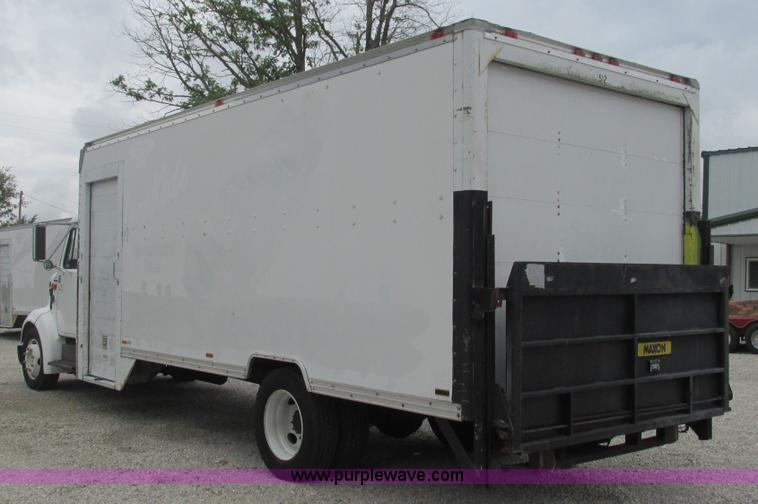 image for item J8535 1995 International 4700LPX box van