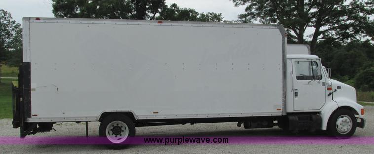 image for item J8535 1995 International 4700LPX box van