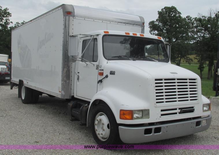image for item J8535 1995 International 4700LPX box van