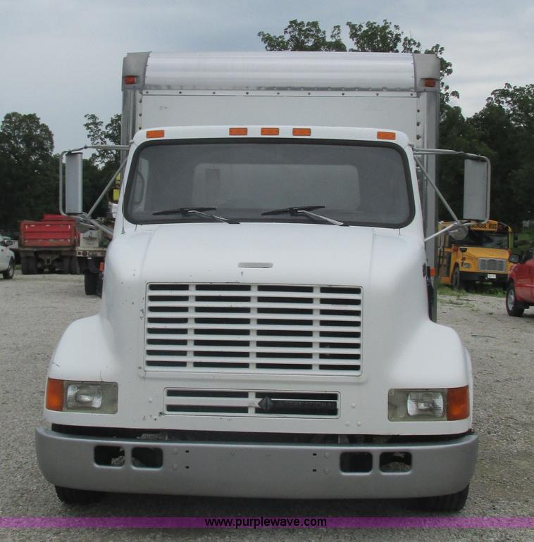 image for item J8535 1995 International 4700LPX box van