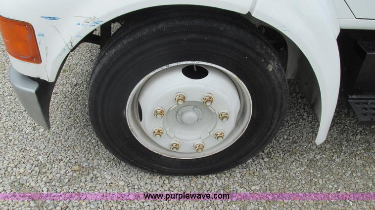 image for item J8535 1995 International 4700LPX box van