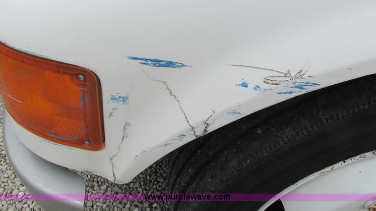 image for item J8535 1995 International 4700LPX box van