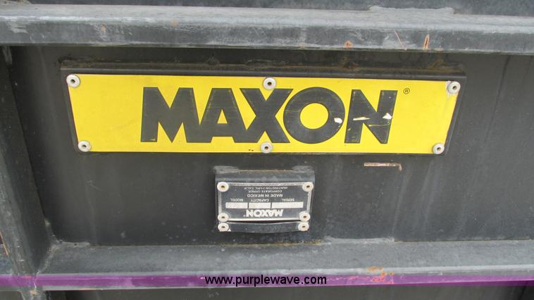 image for item J8535 1995 International 4700LPX box van