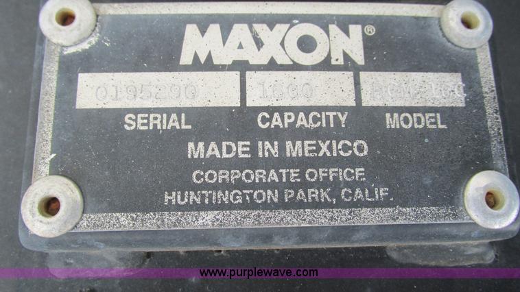 image for item J8535 1995 International 4700LPX box van