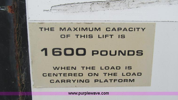 image for item J8535 1995 International 4700LPX box van