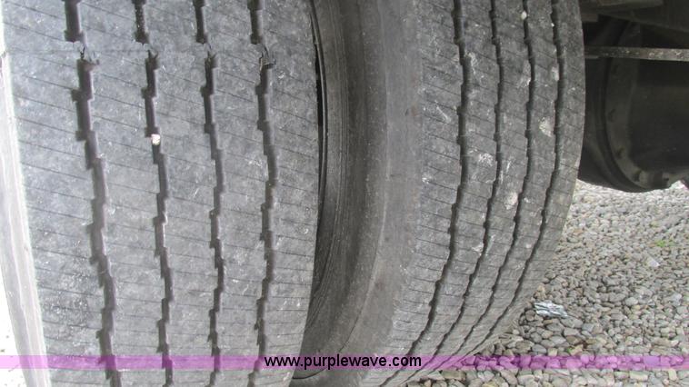 image for item J8535 1995 International 4700LPX box van