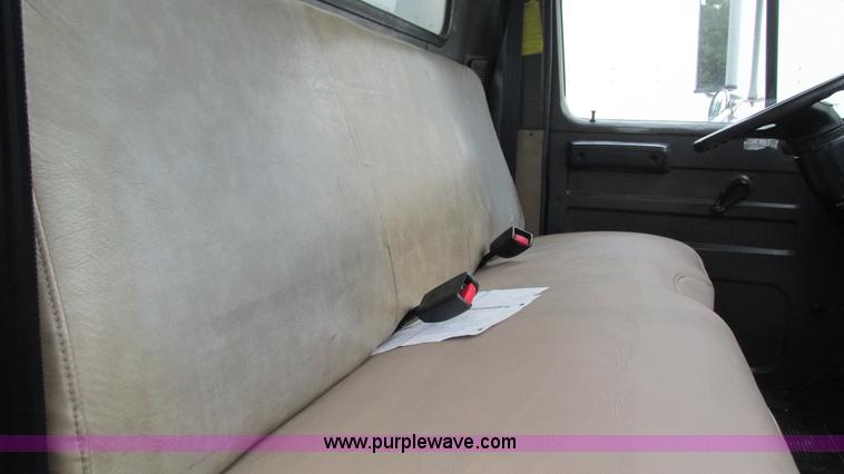 image for item J8535 1995 International 4700LPX box van