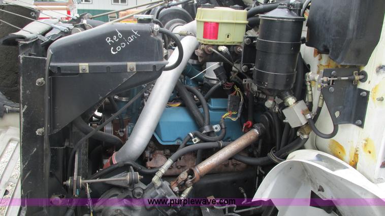 image for item J8535 1995 International 4700LPX box van