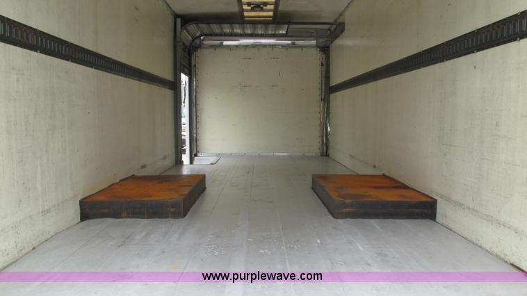 image for item J8535 1995 International 4700LPX box van