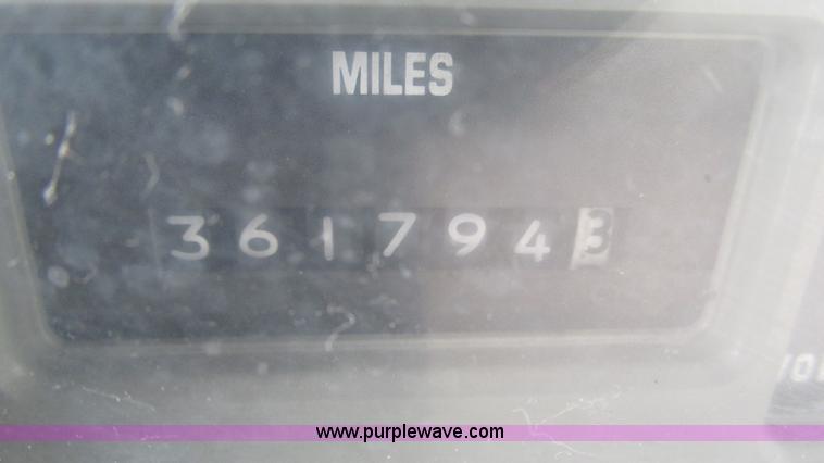 image for item J8535 1995 International 4700LPX box van